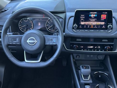 Used 2024 Nissan Rogue SV AWD/4WD image 14
