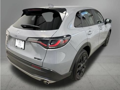 Certified 2025 Honda HR-V Sport image 6