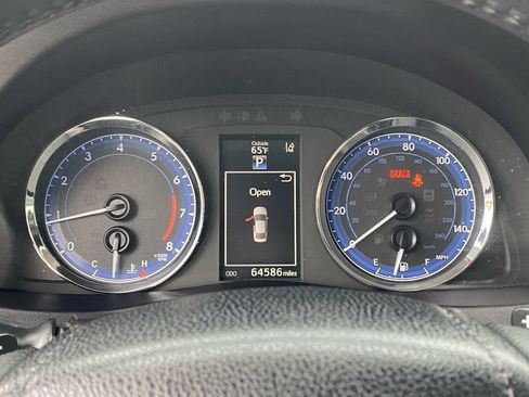 Used 2019 Toyota Corolla SE w/ Carpet Mat Package (TMS) FWD image 34