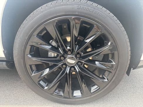 Used 2025 Cadillac Escalade Sport Platinum w/ LPO, Floor Liner Package AWD/4WD image 17