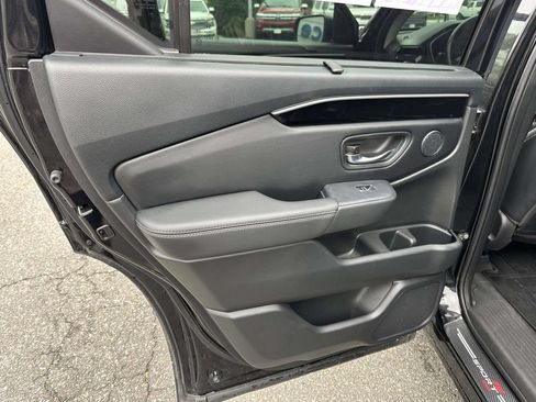 Used 2023 Honda Pilot Touring image 19