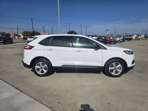 Used 2024 Ford Edge SE image 2