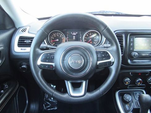 Used 2018 Jeep Compass Sport image 27