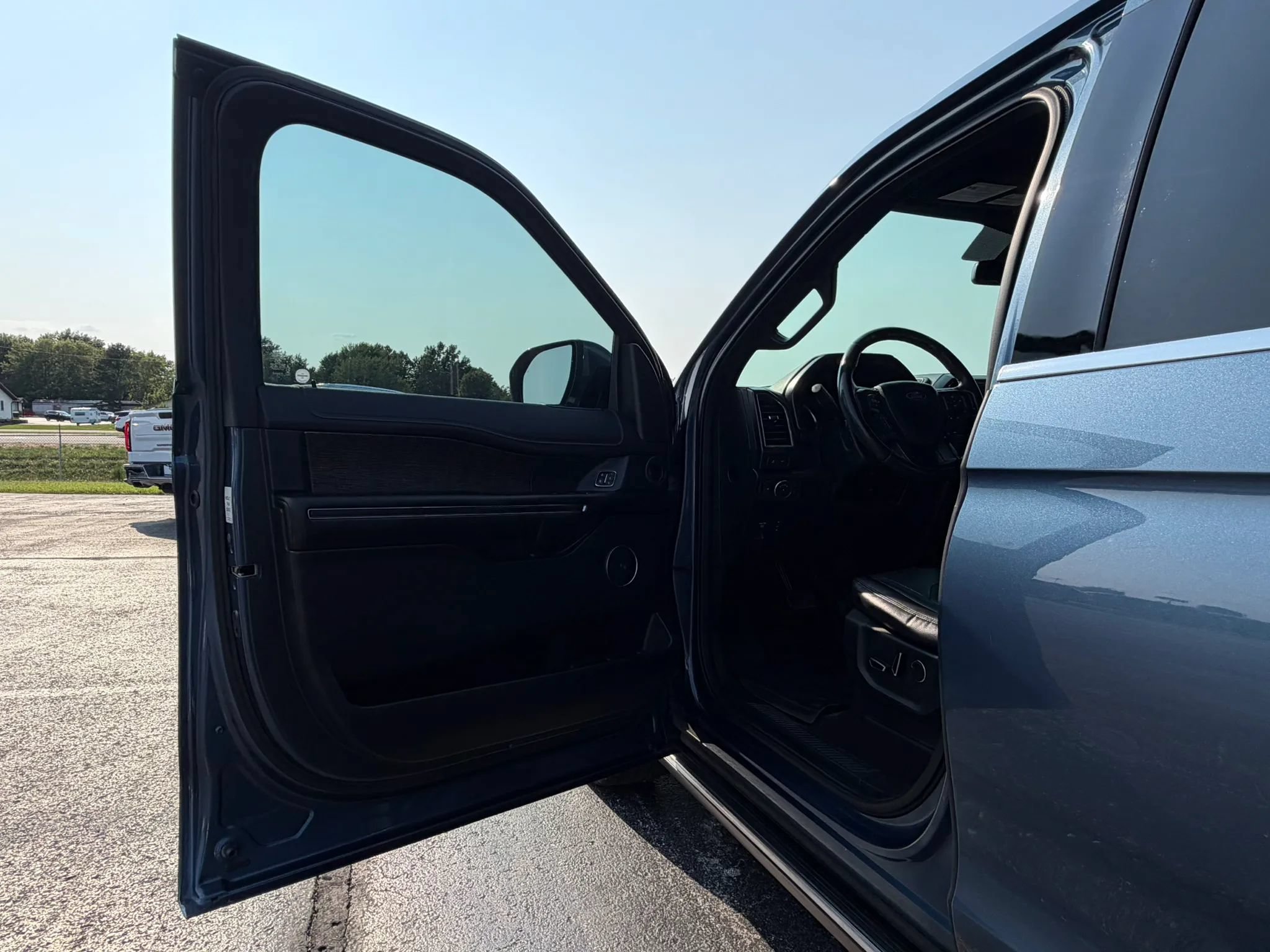 Used 2019 Ford Expedition Limited RWD image 14