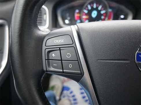 Used 2015 Volvo V60 T5 Premier image 22