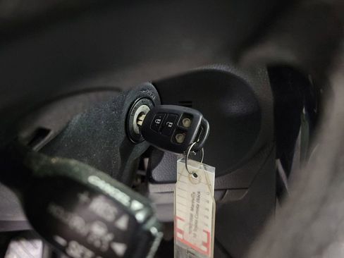 Used 2019 Toyota Corolla LE image 16