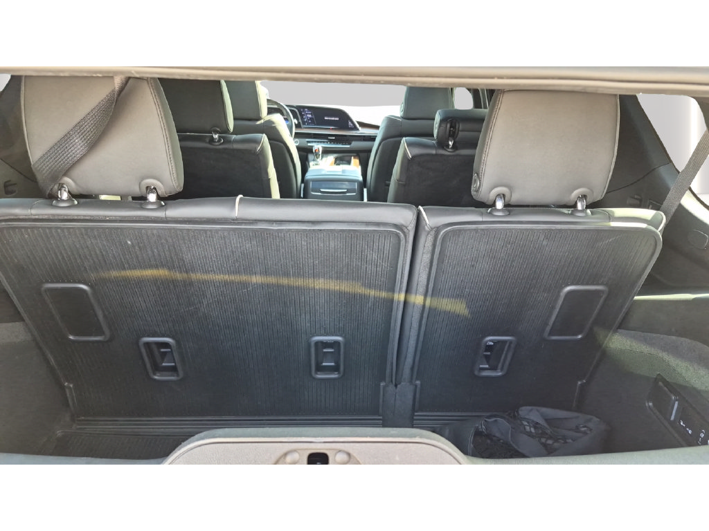 Used 2024 Cadillac Escalade Premium Luxury AWD/4WD image 33