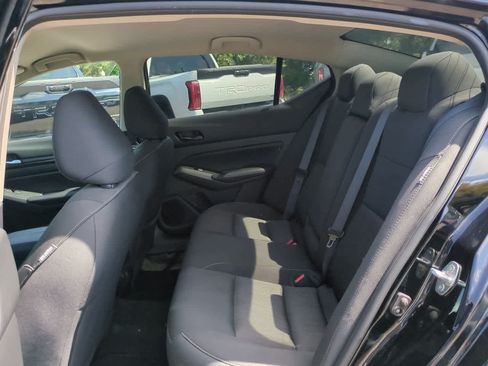 Used 2024 Nissan Altima 2.5 SV FWD image 13