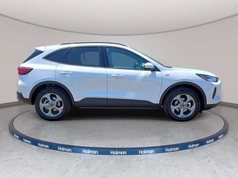 Used 2025 Ford Escape ST-Line Select AWD/4WD image 5