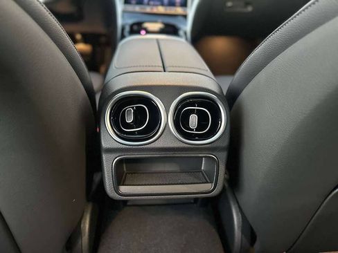 Used 2025 Mercedes-Benz C 300 4MATIC Sedan image 18
