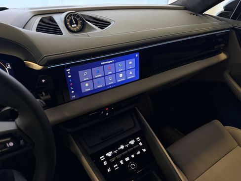 New 2026 Porsche Macan Turbo Electric image 18