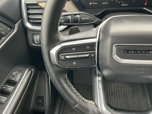 Used 2024 GMC Acadia Denali AWD/4WD image 10
