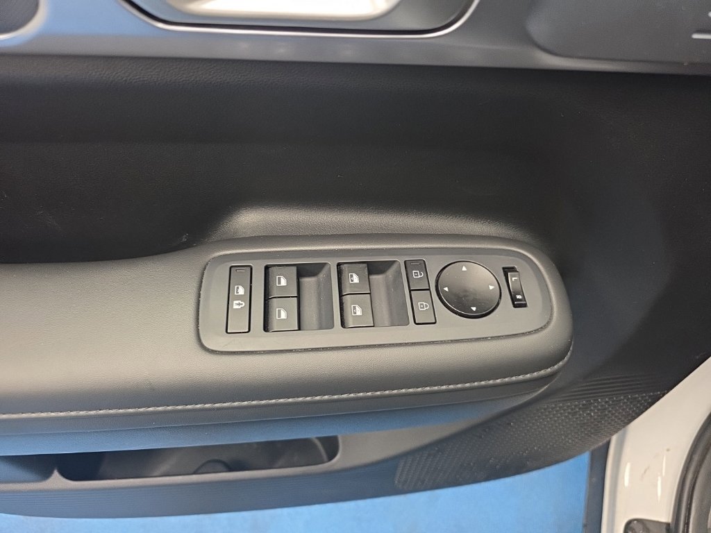 Used 2026 Hyundai Santa Fe SEL AWD/4WD image 16
