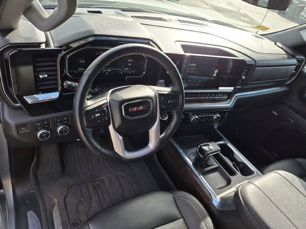 Used 2023 GMC Sierra 1500 Elevation w/ Elevation Premium Package AWD/4WD image 16