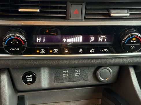 Used 2024 Nissan Rogue SV image 20