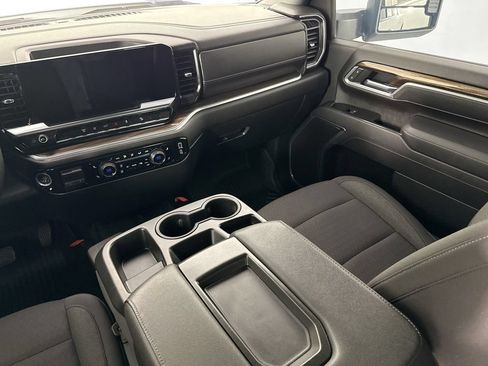 Used 2025 Chevrolet Silverado 2500 LT AWD/4WD image 23