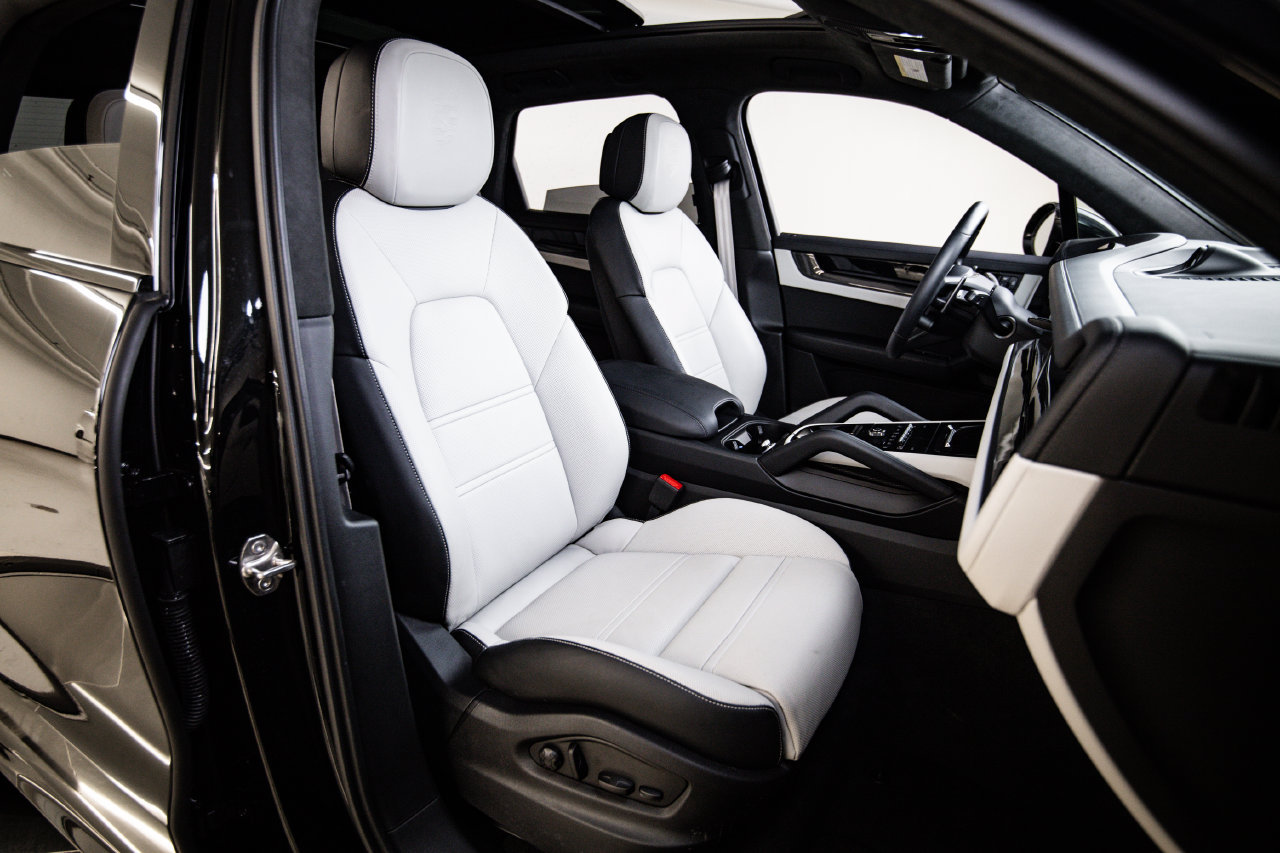 Certified 2026 Porsche Cayenne GTS AWD/4WD image 29