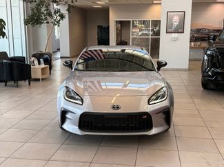 Used 2025 Toyota GR86 Premium w/ Performance Package RWD video 2
