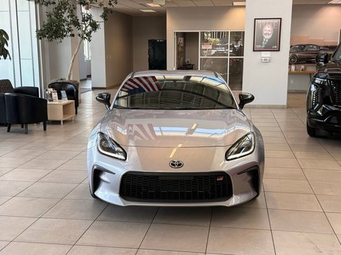 Used 2025 Toyota GR86 Premium w/ Performance Package RWD image 2