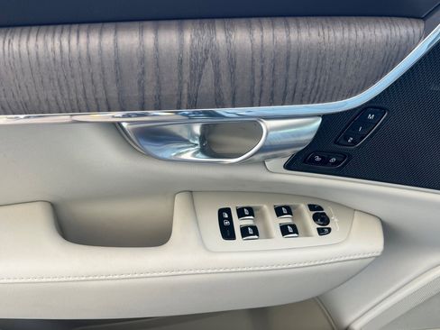 Used 2024 Volvo S90 T8 Ultimate image 12