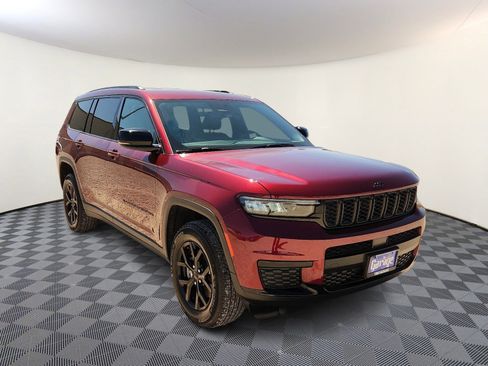 Used 2024 Jeep Grand Cherokee L Laredo image 6