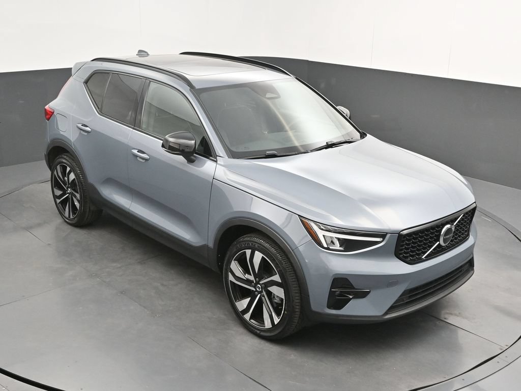 Certified 2023 Volvo XC40 B5 Plus w/ Climate Package AWD/4WD image 29