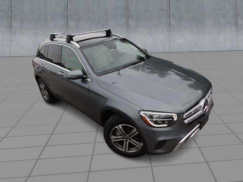 Used 2020 Mercedes-Benz GLC 300 4MATIC image 2