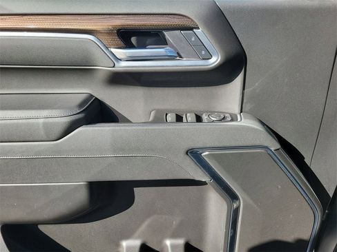 Used 2025 Chevrolet Silverado 1500 LT w/ Protection Package image 15