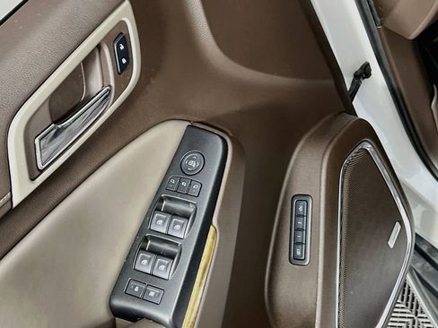 Used 2016 GMC Yukon XL Denali RWD image 17