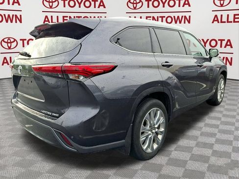 Used 2023 Toyota Highlander Limited AWD/4WD image 6