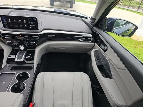 Used 2025 Acura MDX w/ Technology Package FWD image 27