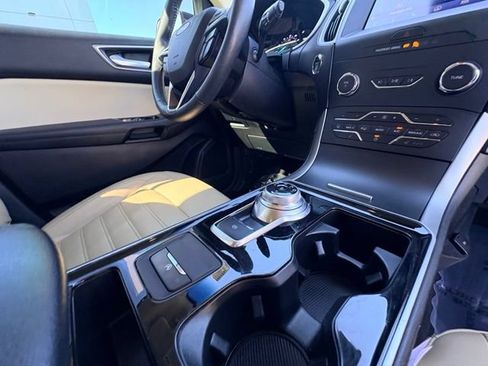 Used 2020 Ford Edge SEL AWD/4WD image 27