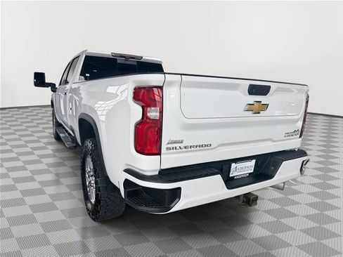 Used 2022 Chevrolet Silverado 2500 High Country w/ Z71 Off-Road Package AWD/4WD image 11
