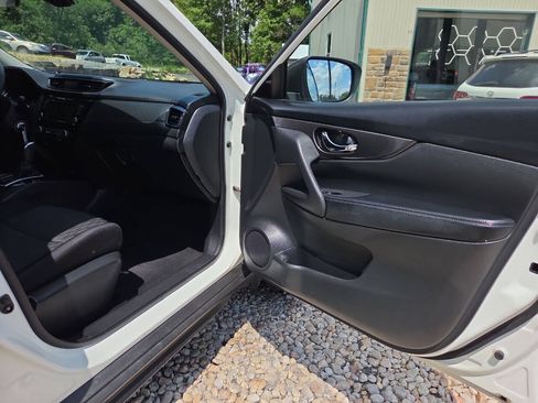 Used 2019 Nissan Rogue S w/ Special Edition Package AWD/4WD image 22