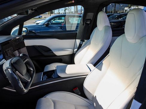 Used 2022 Tesla Model X Plaid image 18