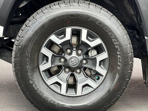Used 2022 Toyota Tacoma TRD Off-Road w/ Technology Package RWD image 22