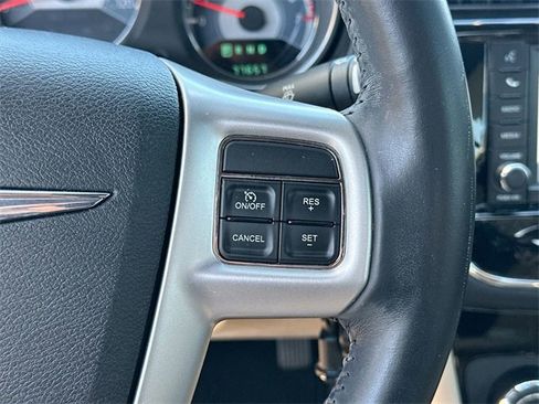 Used 2012 Chrysler 200 Touring image 28