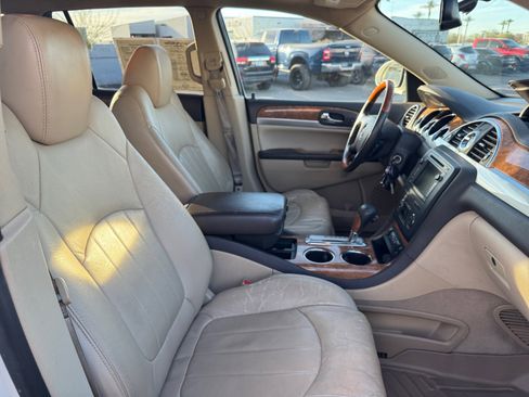 Used 2011 Buick Enclave CXL image 31