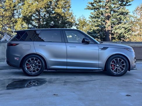 Used 2024 Land Rover Range Rover Sport Autobiography image 9