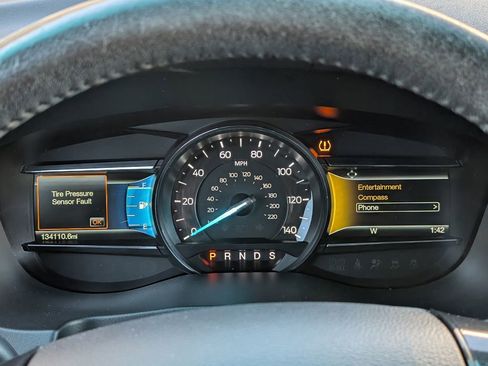 Used 2016 Ford Explorer XLT w/ Equipment Group 202A image 14