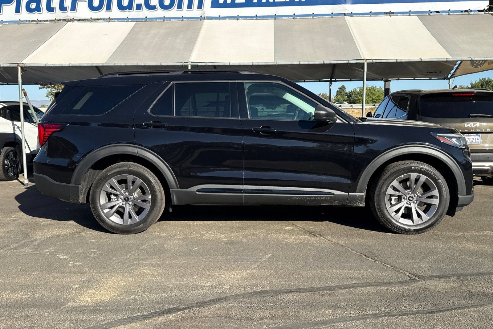 Used 2026 Ford Explorer Active w/ Active Comfort Package AWD/4WD image 3