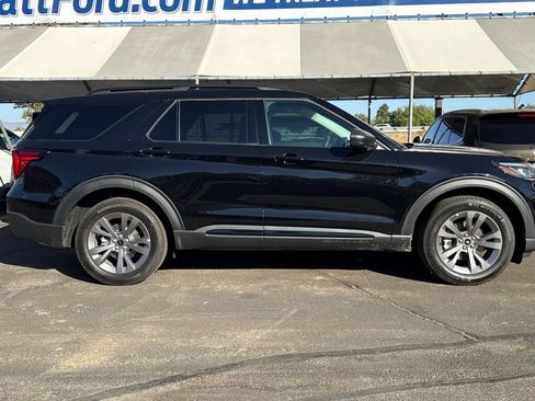 Used 2026 Ford Explorer Active w/ Active Comfort Package AWD/4WD image 3