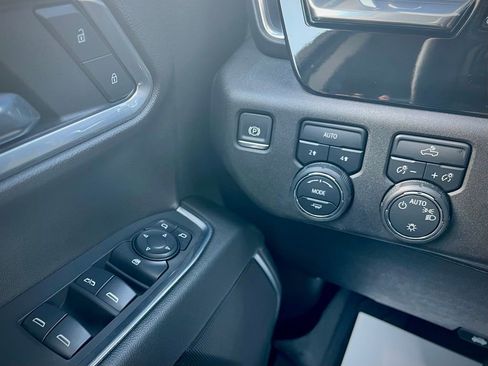 Used 2025 Chevrolet Silverado 1500 LT image 18