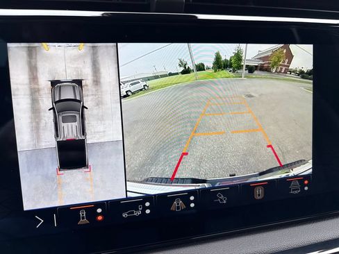 Certified 2025 GMC Sierra 1500 AT4 w/ AT4 Premium Package AWD/4WD image 40