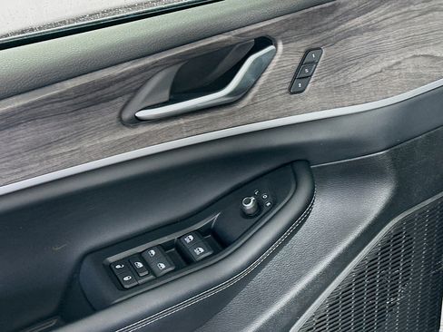 Used 2024 Jeep Grand Cherokee L Limited w/ Luxury Tech Group II image 15