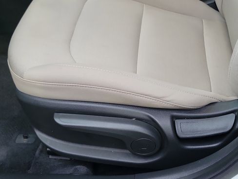 Used 2018 Hyundai Elantra SEL image 17