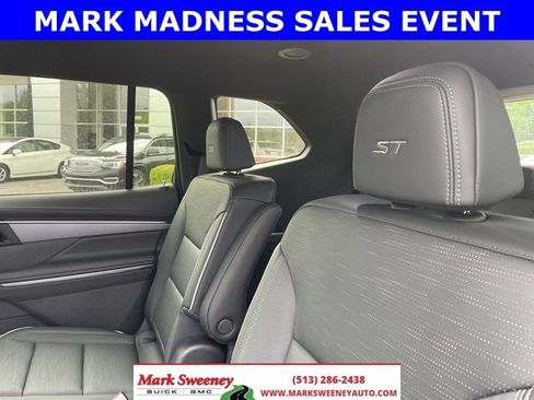 New 2026 Buick Enclave Sport Touring w/ Power Package image 17