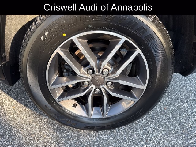 Used 2020 Jeep Grand Cherokee Laredo w/ Laredo X Package AWD/4WD image 12