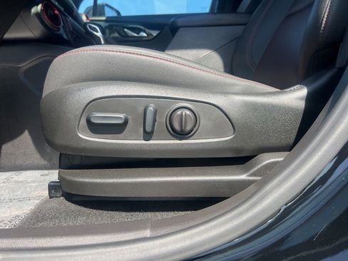 Used 2025 Chevrolet Blazer RS image 23