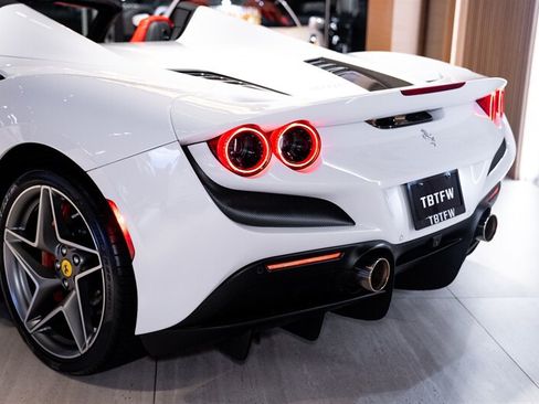 Used 2021 Ferrari F8 Tributo RWD image 28